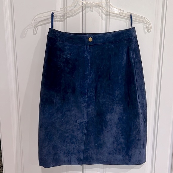 Vintage Blue Suede Skirt - Picture 3 of 11